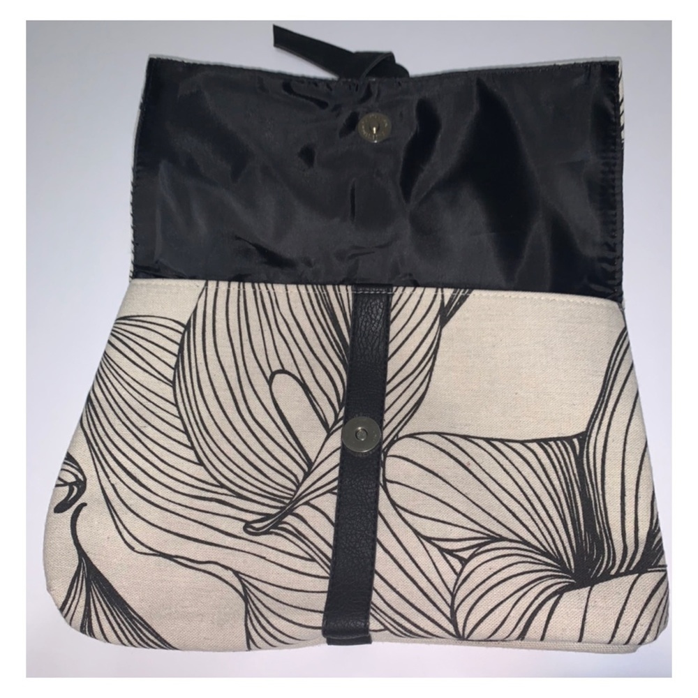 🎆NEW Yonka Paris Clutch Purse Handbag BLK/CREAM